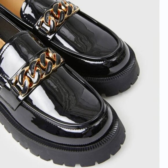 Lattelier Black Patent Platform Penny Loafers w/ Gold Chain size 6 - Picture 4 of 15